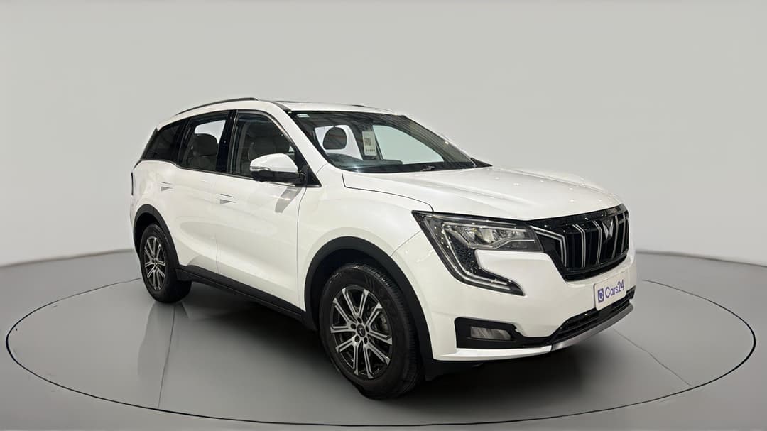 2023 Mahindra Xuv700 Ax7l, Automatic, 60809 km, Right Front Diagonal (45- Degree) View