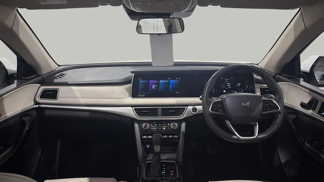 2023 Mahindra Xuv700 Ax7l, Automatic, 60809 km, Dashboard View