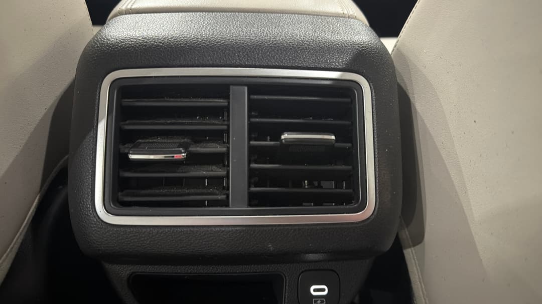 2023 Mahindra Xuv700 Ax7l, Automatic, 60809 km, Rear A/C Vent