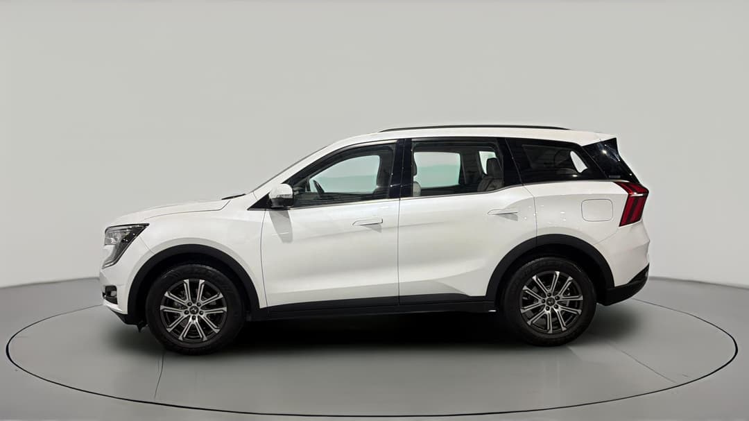 2023 Mahindra Xuv700 Ax7l, Automatic, 60809 km, Left Side View