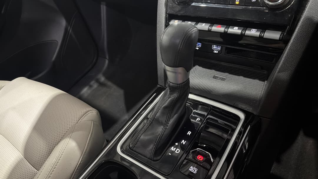 2023 Mahindra Xuv700 Ax7l, Automatic, 60809 km, Gear Lever 