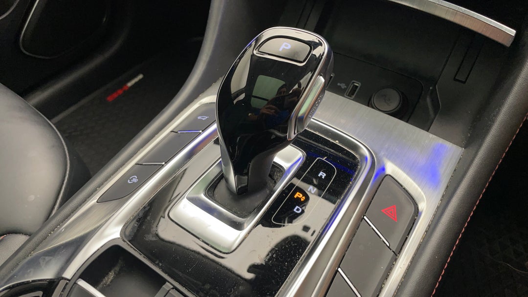 2021 MG Hs +ev Phev Essence, Automatic, 68581 km, Gear Lever 