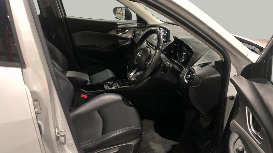 2018 Mazda CX-3 S Touring (FWD), Automatic, 81450 km, Right Side Front Door Cabin View