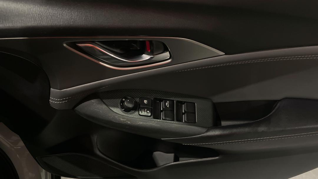 2018 Mazda CX-3 S Touring (FWD), Automatic, 81450 km, Drivers Side Door Panel Controls