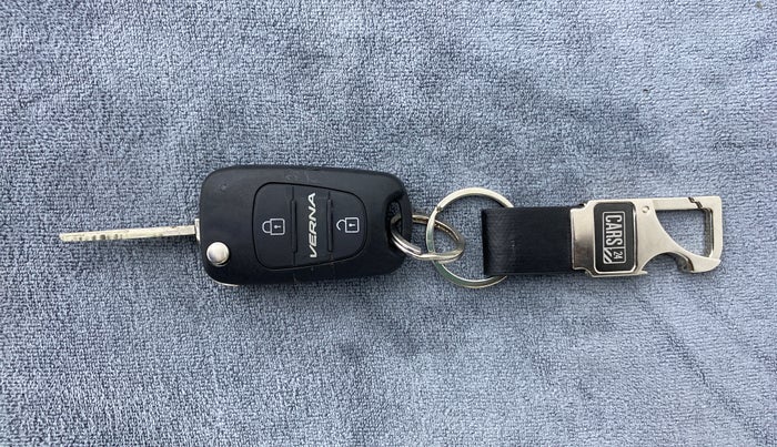 2014 Hyundai i10 SPORTZ 1.1 IRDE2, Petrol, Manual, 48,753 km, Key Close Up
