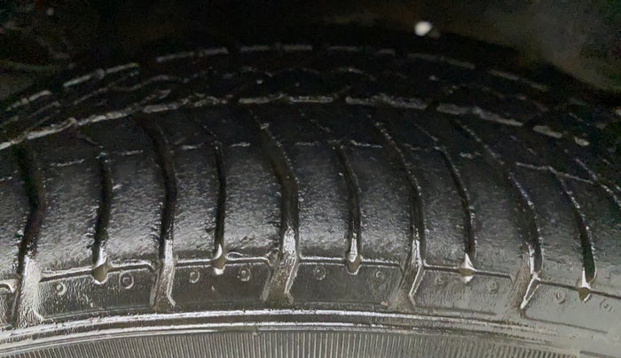 2010 Hyundai Santro Xing GLS, Petrol, Manual, 7,946 km, Left Rear Tyre Tread