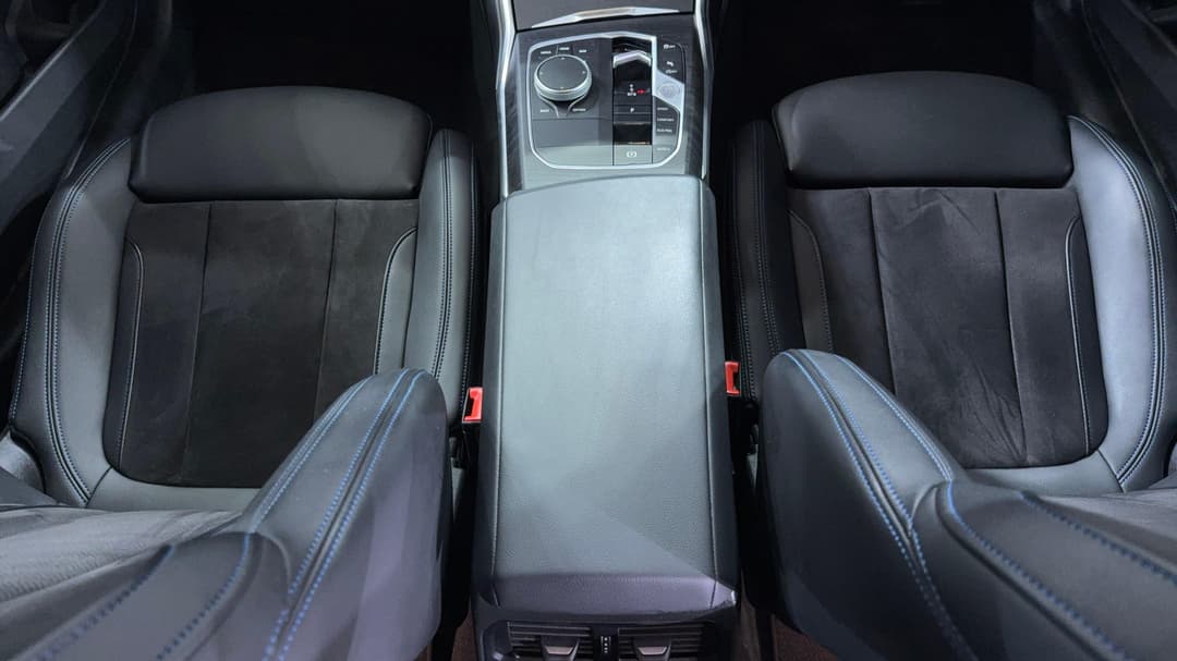 2023 BMW 3 20i M Sport, Automatic, 51721 km, Center Console