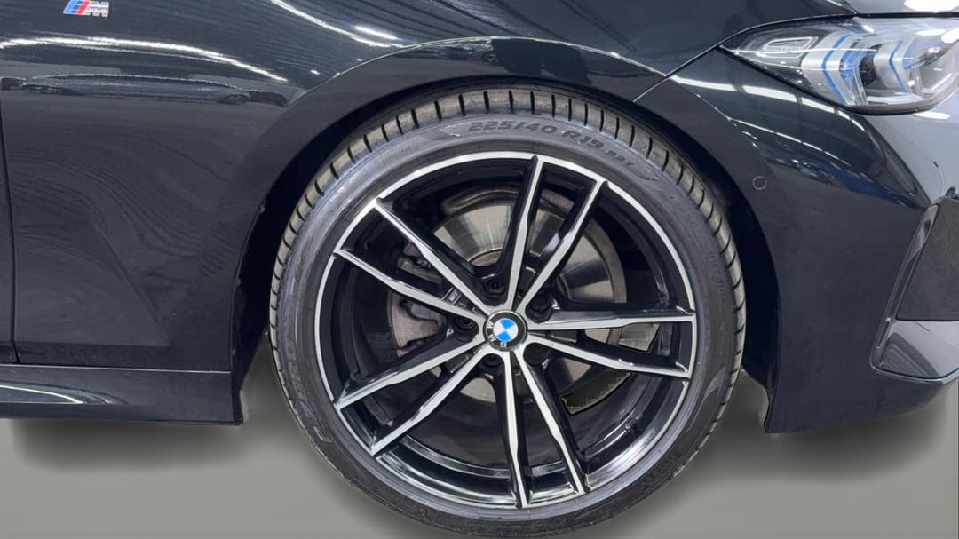 2023 BMW 3 20i M Sport, Automatic, 51721 km, Right Front Wheel