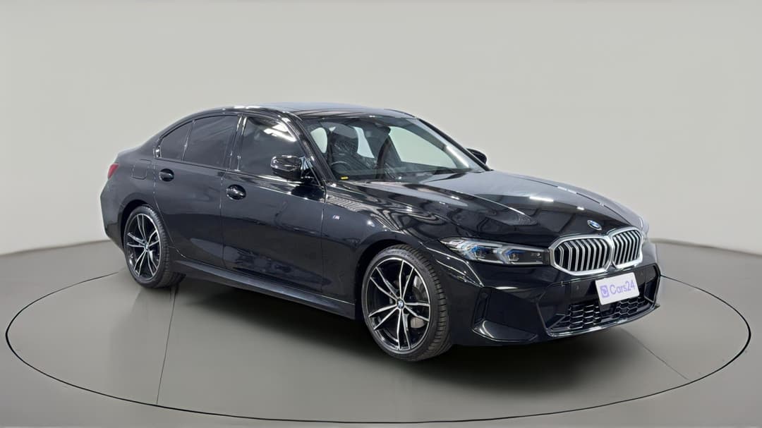 2023 BMW 3 20i M Sport, Automatic, 51721 km, Right Front Diagonal (45- Degree) View
