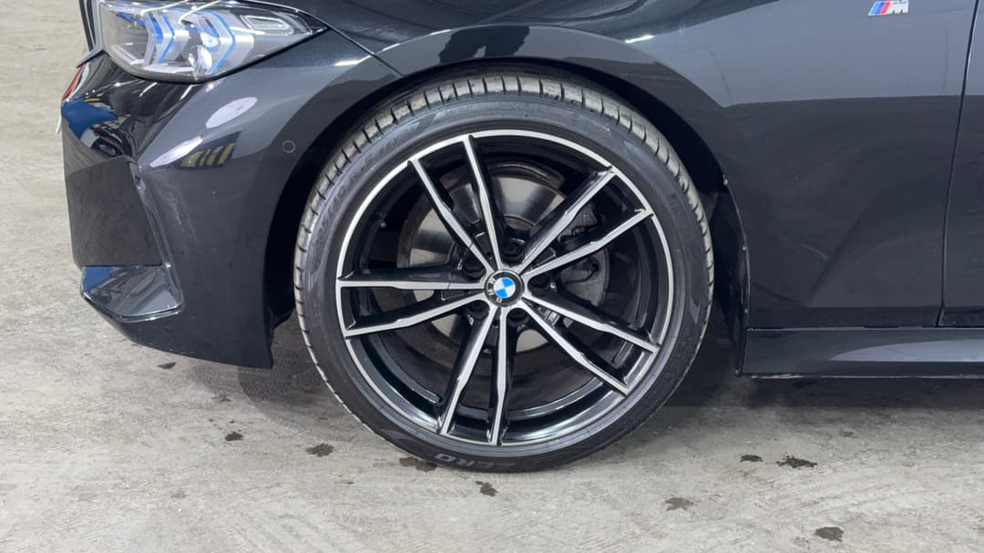 2023 BMW 3 20i M Sport, Automatic, 51721 km, Left Front Wheel