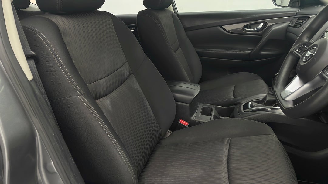 2018 Nissan X-trail St (2wd), Automatic, 97606 km, Right Side Front Door Cabin View