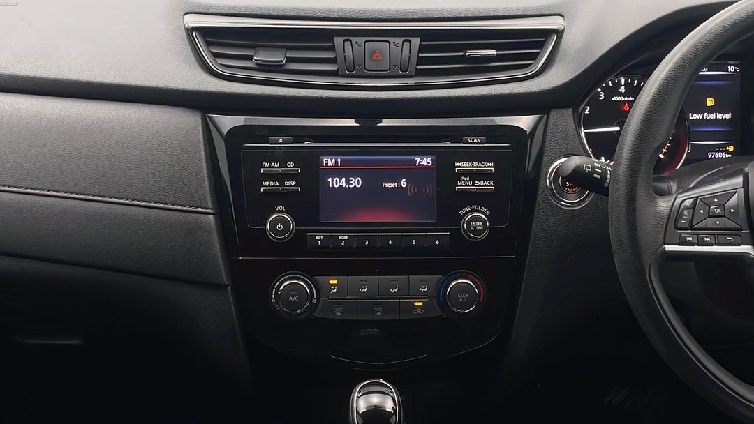 2018 Nissan X-trail St (2wd), Automatic, 97606 km, Center Console