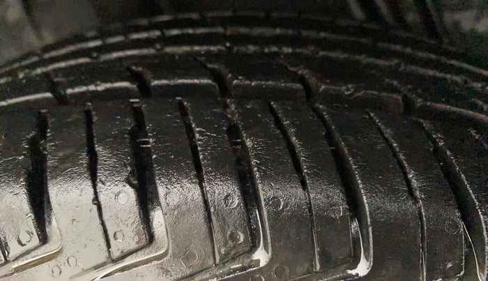 2015 Renault Kwid RXT 0.8, Petrol, Manual, 48,883 km, Right Rear Tyre Tread