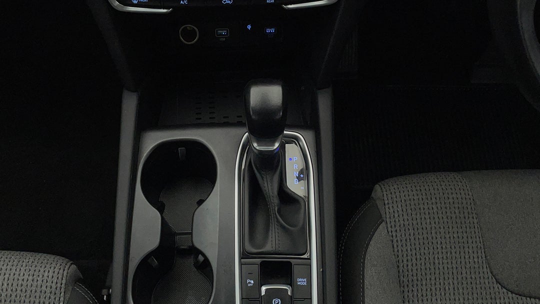 2020 Hyundai Santa Fe Crdi (awd), Automatic, 58341 km, Gear Lever 