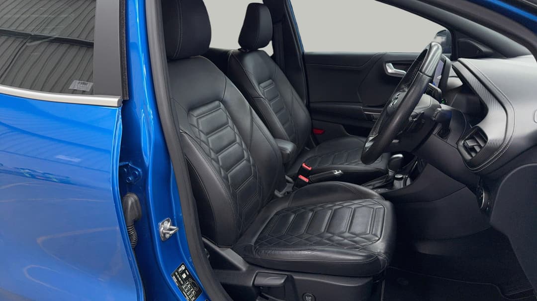 2020 Ford Puma St-line V, Automatic, 100762 km, Right Side Front Door Cabin View