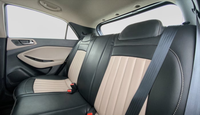 2017 Hyundai Elite i20 SPORTZ 1.2, Petrol, Manual, 47,210 km, Right Side Rear Door Cabin