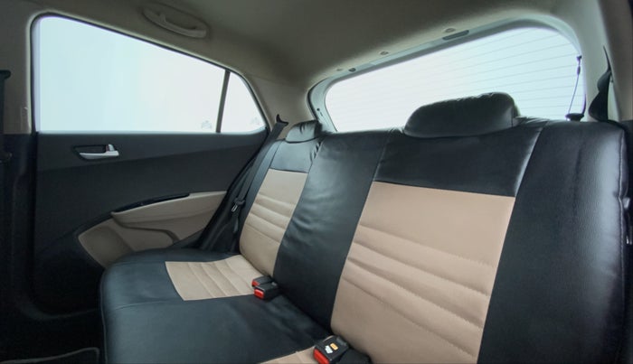 2018 Hyundai Grand i10 SPORTZ O 1.2, Petrol, Manual, 10,381 km, Right Side Rear Door Cabin