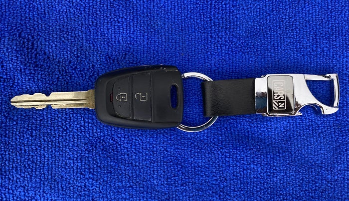 2018 Hyundai Grand i10 SPORTZ O 1.2, Petrol, Manual, 10,381 km, Key Close Up