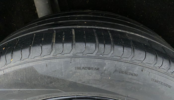 2019 Maruti Vitara Brezza ZDI, Diesel, Manual, 1,04,507 km, Right Rear Tyre Tread