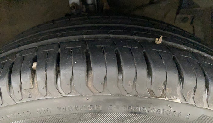 2017 Maruti Ertiga VXI, Petrol, Manual, 94,077 km, Right Front Tyre Tread