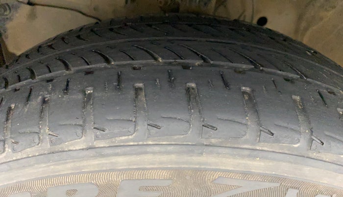 2017 Honda City V MT PETROL, Petrol, Manual, 22,287 km, Left Front Tyre Tread