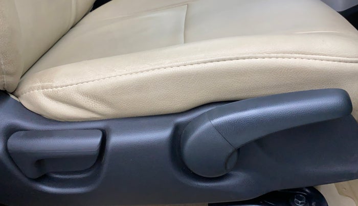 2017 Honda City V MT PETROL, Petrol, Manual, 22,287 km, Driver Side Adjustment Panel