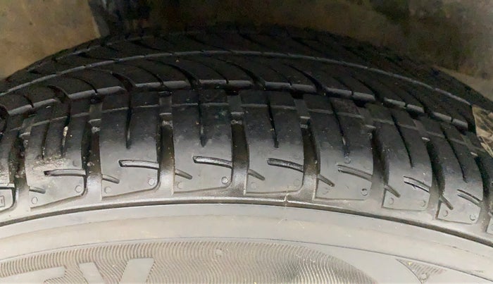 2017 Honda City V MT PETROL, Petrol, Manual, 22,287 km, Right Rear Tyre Tread