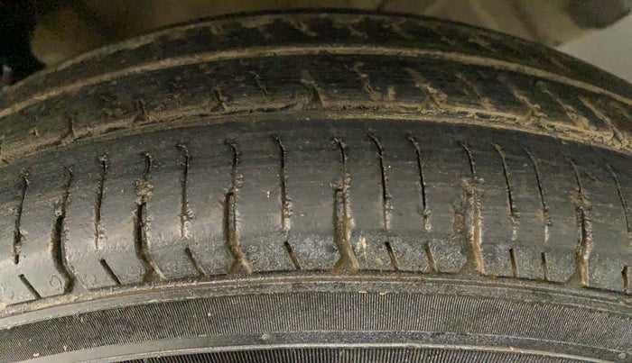 2018 Maruti Wagon R 1.0 LXI CNG, CNG, Manual, 79,135 km, Left Rear Tyre Tread