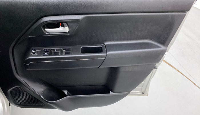 2020 Maruti New Wagon-R VXI 1.0, Petrol, Manual, 13,355 km, Driver Side Door Panels Controls