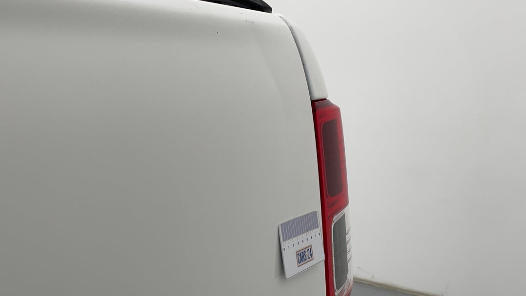 Boot / Tailgate Tailgate Dent