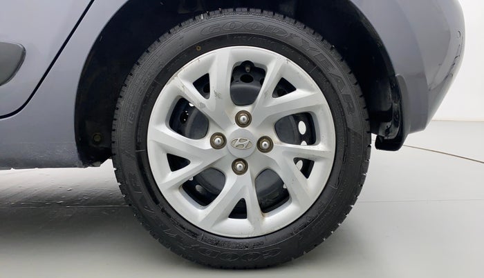 2017 Hyundai Grand i10 SPORTZ 1.2 KAPPA VTVT, Petrol, Manual, 20,727 km, Left Rear Wheel