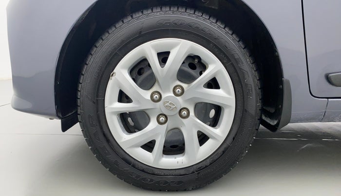 2017 Hyundai Grand i10 SPORTZ 1.2 KAPPA VTVT, Petrol, Manual, 20,727 km, Left Front Wheel