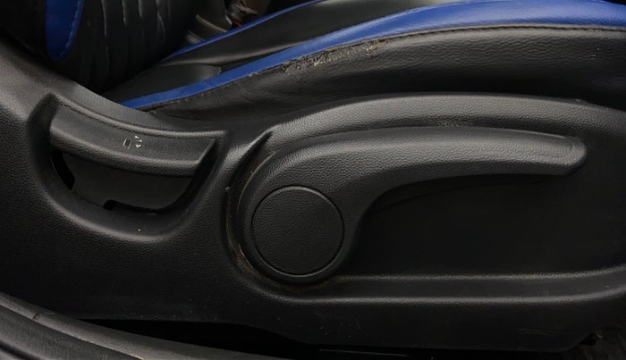 2017 Hyundai Elite i20 ASTA 1.2 (O), Petrol, Manual, 41,816 km, Driver Side Adjustment Panel