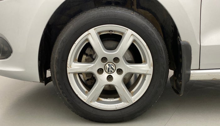 2014 Volkswagen Vento HIGHLINE PETROL, Petrol, Manual, 48,397 km, Left Front Wheel