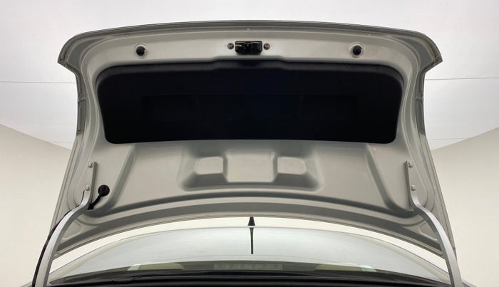 2014 Volkswagen Vento HIGHLINE PETROL, Petrol, Manual, 48,397 km, Boot Door Open