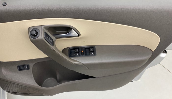 2014 Volkswagen Vento HIGHLINE PETROL, Petrol, Manual, 48,397 km, Driver Side Door Panels Control