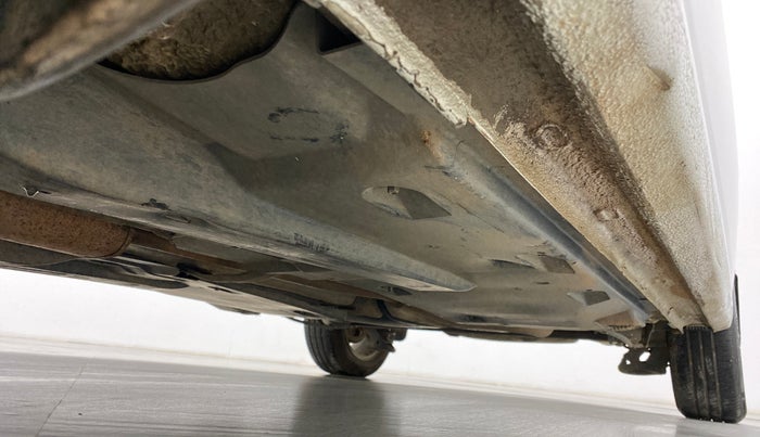 2014 Volkswagen Vento HIGHLINE PETROL, Petrol, Manual, 48,397 km, Right Side Underbody