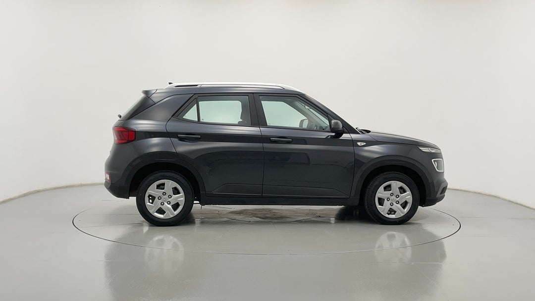 2020 Hyundai Venue Go, Automatic, 64905 km, Right Side View