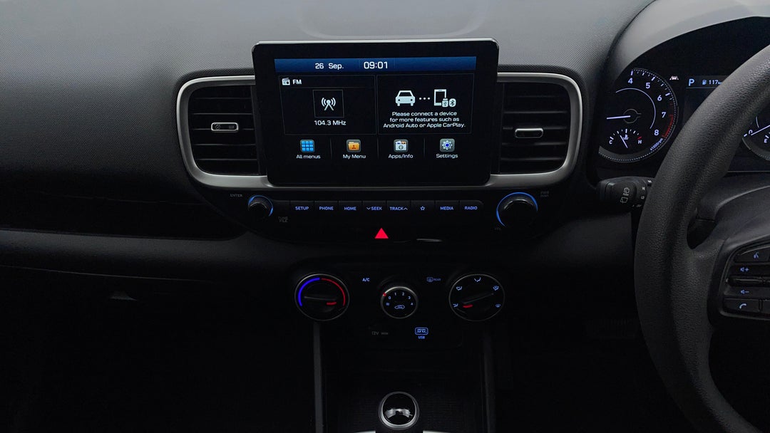 2020 Hyundai Venue Go, Automatic, 64905 km, Center Console