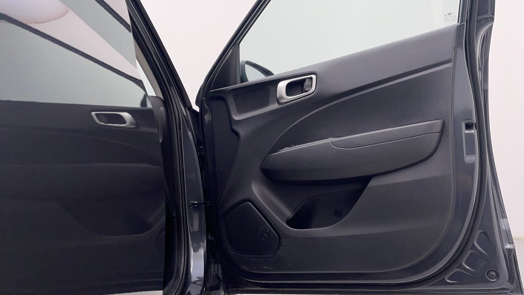 2020 Hyundai Venue Go, Automatic, 64905 km, Speaker View