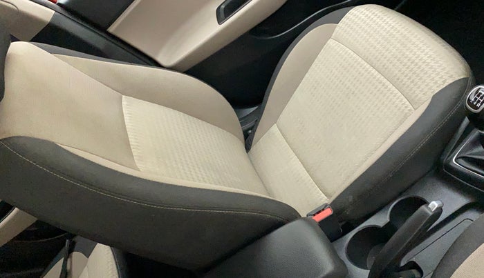 2018 Hyundai Elite i20 ASTA 1.2 (O), Petrol, Manual, 37,225 km, Front left seat (passenger seat) - Cover slightly stained