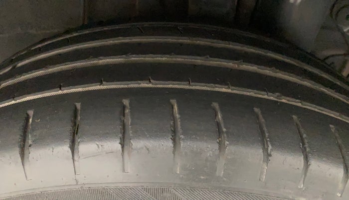 2018 Hyundai Elite i20 ASTA 1.2 (O), Petrol, Manual, 37,225 km, Left Rear Tyre Tread