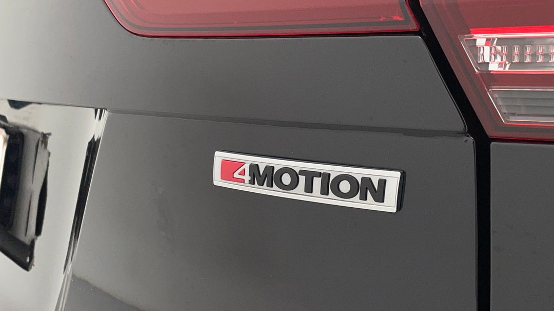 Badge (Boot Right Side)