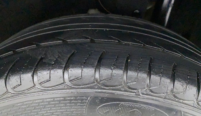 2016 Maruti Vitara Brezza VDI (O), Diesel, Manual, 99,340 km, Left Rear Tyre Tread