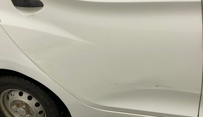 2016 Hyundai Eon ERA +, Petrol, Manual, 80,930 km, Right rear door - Minor scratches
