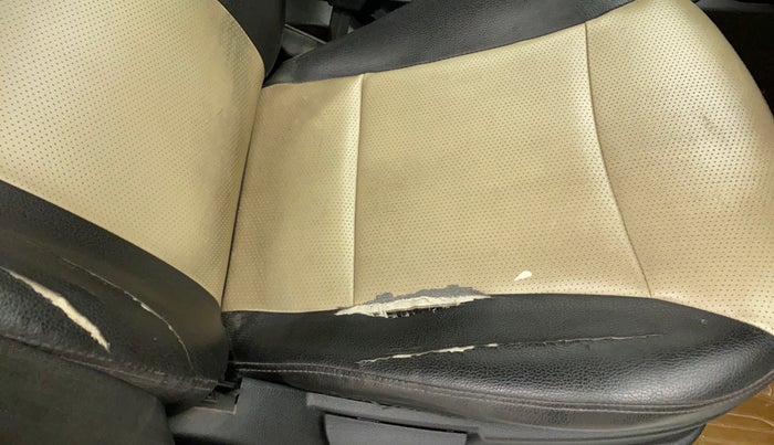 2016 Hyundai Eon ERA +, Petrol, Manual, 80,930 km, Driver seat - Cover slightly torn