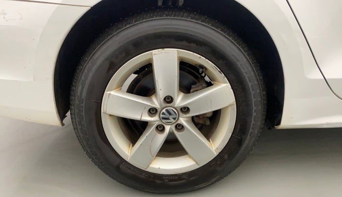 2012 Volkswagen Jetta COMFORTLINE TDI, Diesel, Manual, 1,17,927 km, Right Rear Wheel