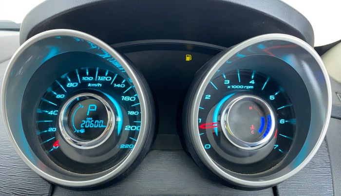 2021 Mahindra XUV500 W9 AT, Diesel, Automatic, 22,138 km, Odometer Image