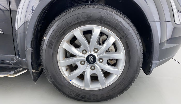 2021 Mahindra XUV500 W9 AT, Diesel, Automatic, 22,138 km, Right Front Wheel