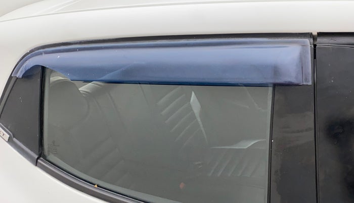 2016 Renault Kwid RXT 0.8 (O), Petrol, Manual, 37,313 km, Right rear door - Door visor damaged